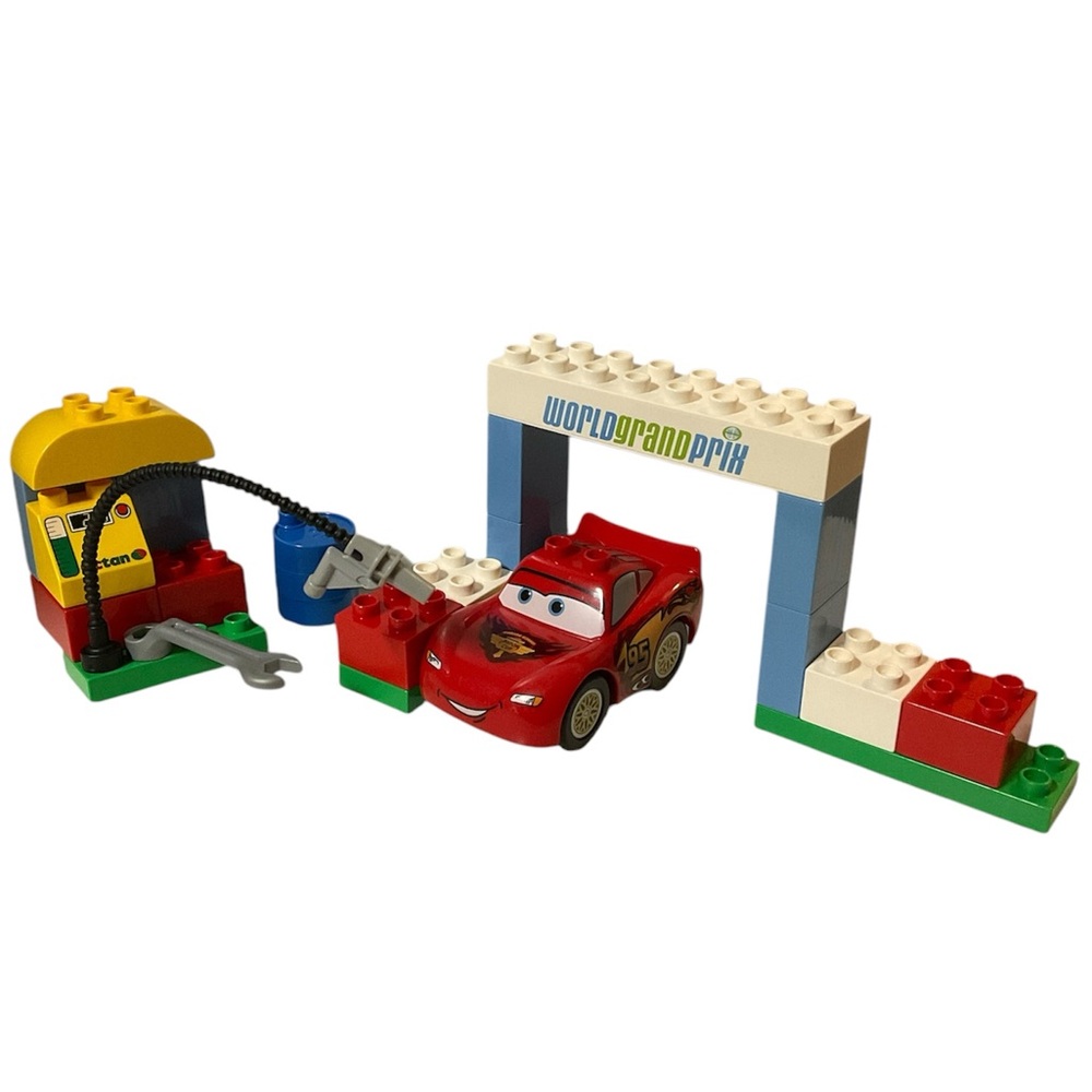 Lego Duplo Race Day 6133 Disney Pixar Cars Lightning McQueen World Grand Prix